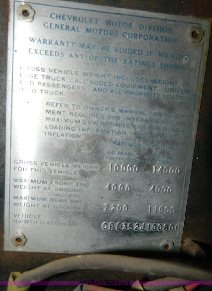 image for item Y9184 1972 Chevrolet step van