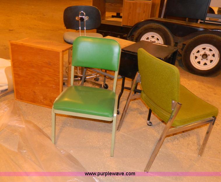 image for item Y9189 Assorted office supplies