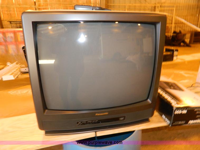 image for item Y9191 Assorted office supplies