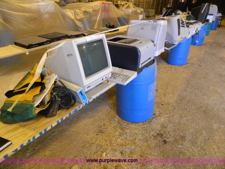 image for item Y9193 Assorted electronics