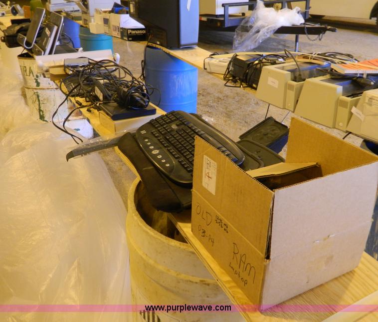 image for item Y9195 Assorted computer supplies