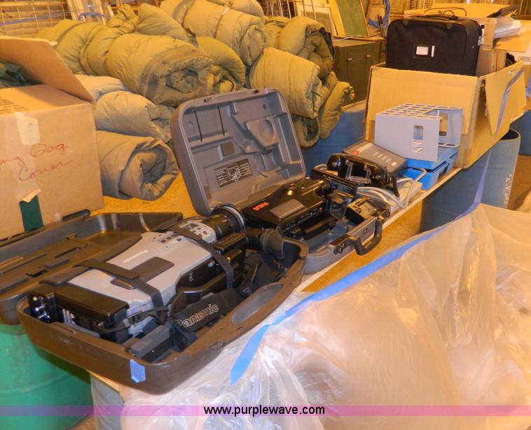 image for item Y9199 Assorted office supplies