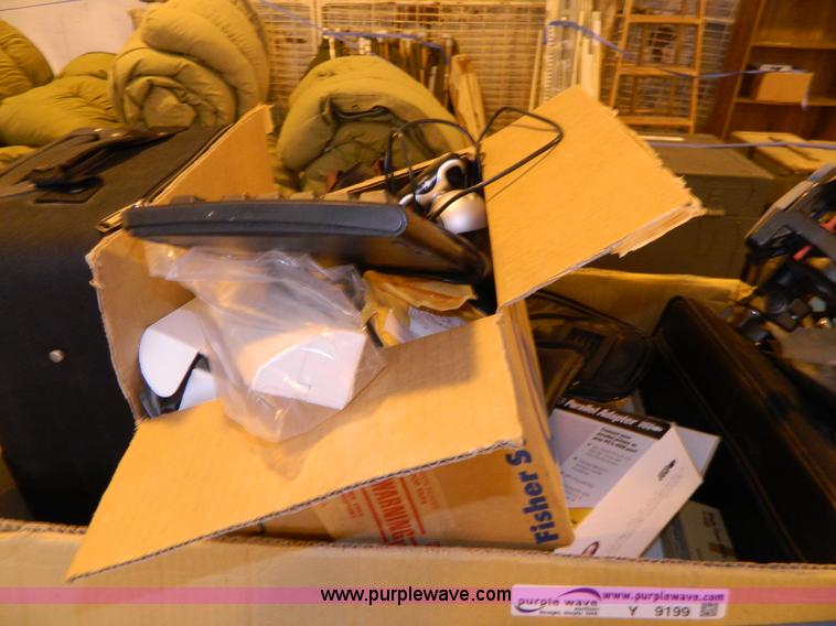 image for item Y9199 Assorted office supplies