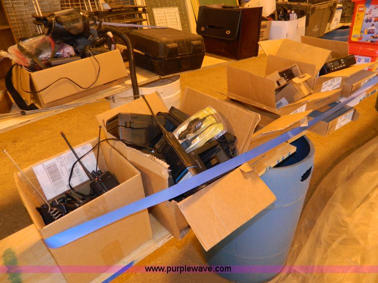 image for item Y9200 Motorola radios and handheld radios