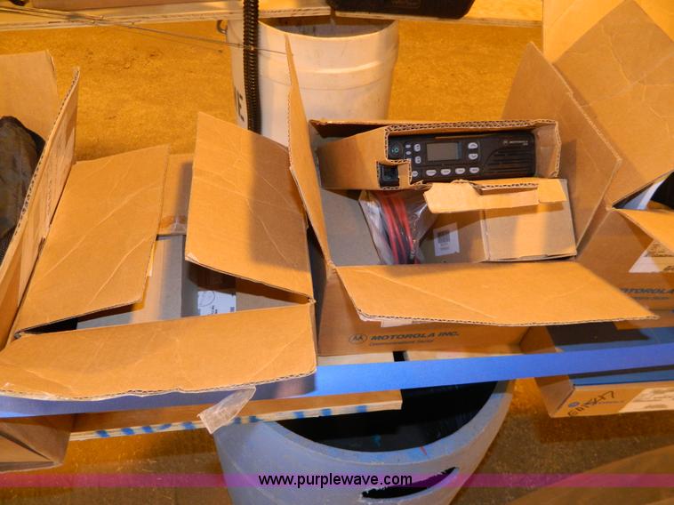 image for item Y9200 Motorola radios and handheld radios