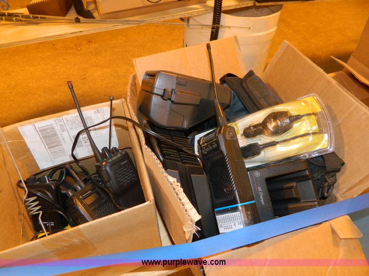 image for item Y9200 Motorola radios and handheld radios