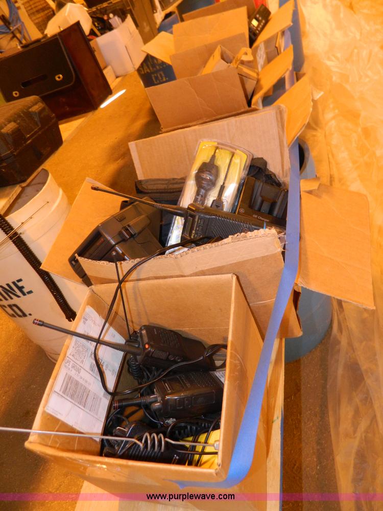 image for item Y9200 Motorola radios and handheld radios