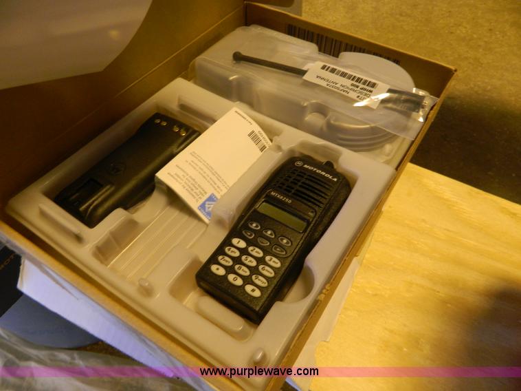 image for item Y9200 Motorola radios and handheld radios