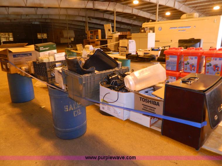 image for item Y9203 Assorted radio equipment