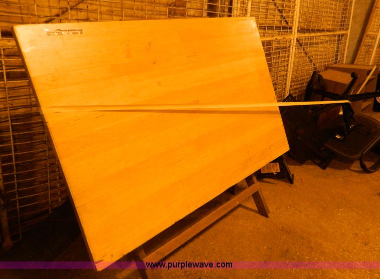 image for item Y9209 Assorte office supplies