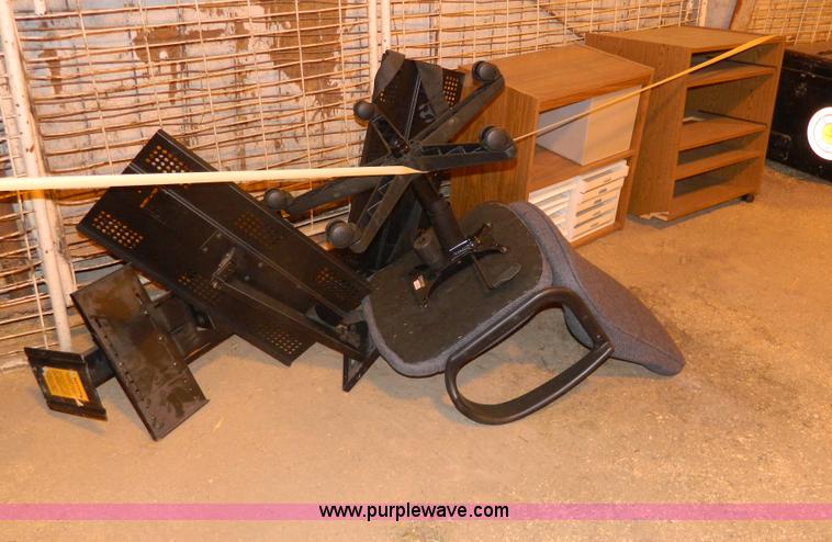 image for item Y9209 Assorte office supplies