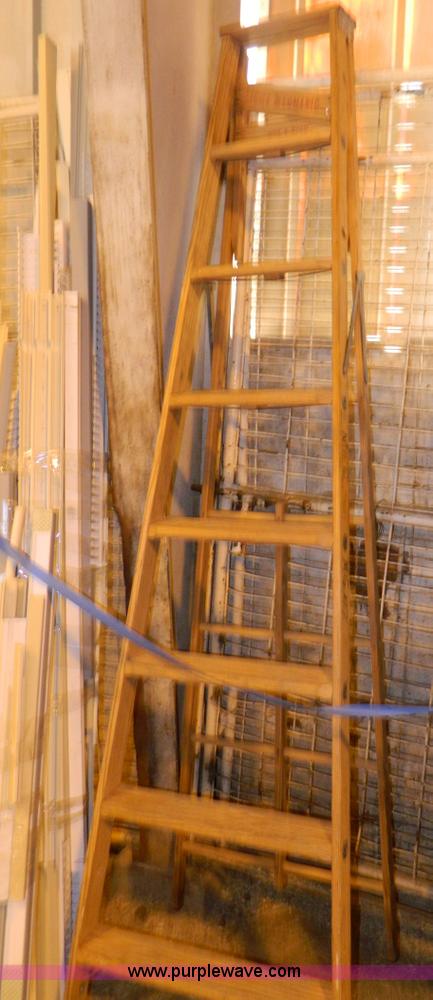 image for item Y9212 Assorted items