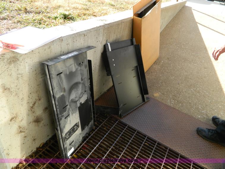 image for item Y9245 (3) trunk radio mounts