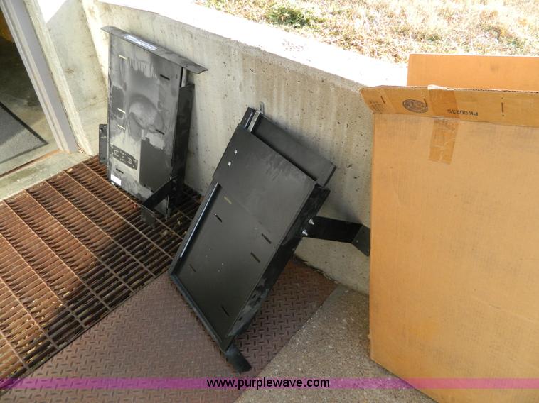 image for item Y9245 (3) trunk radio mounts