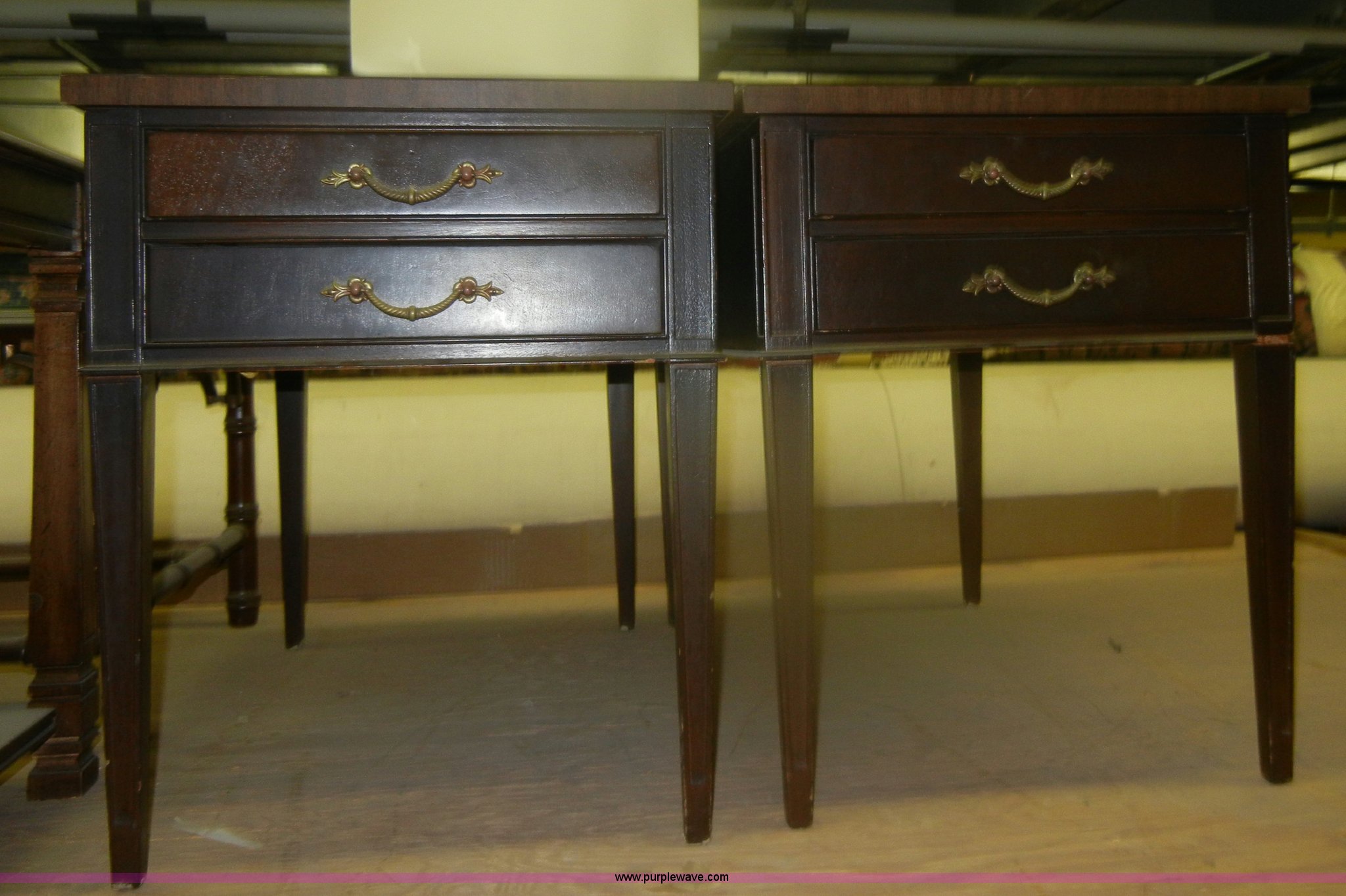 Assorted furniture in Lawrence, KS Item AB9928 sold Purple Wave