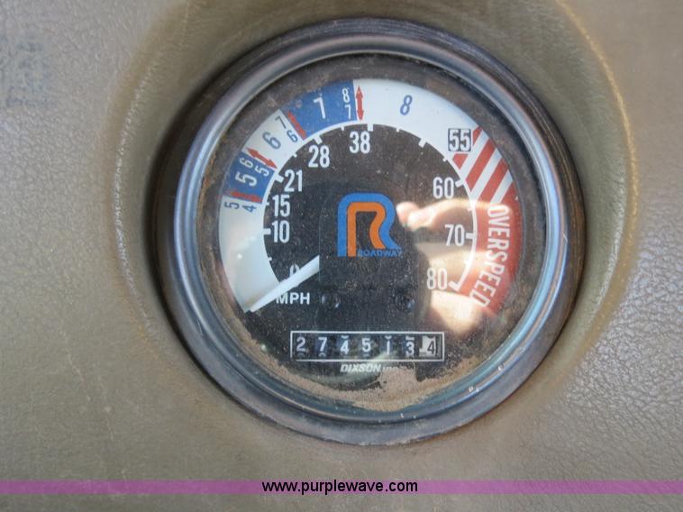 image for item B4545 1984 Mack R600 semi truck