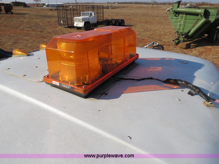 image for item B4545 1984 Mack R600 semi truck