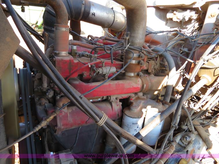 image for item B4545 1984 Mack R600 semi truck