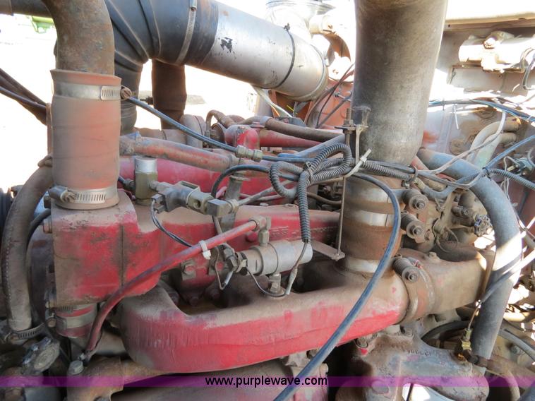 image for item B4545 1984 Mack R600 semi truck