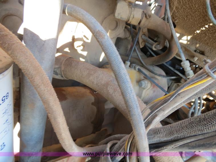 image for item B4545 1984 Mack R600 semi truck