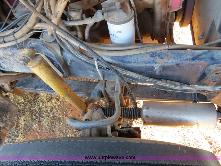 image for item B4545 1984 Mack R600 semi truck