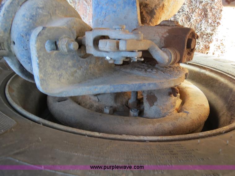 image for item B4545 1984 Mack R600 semi truck