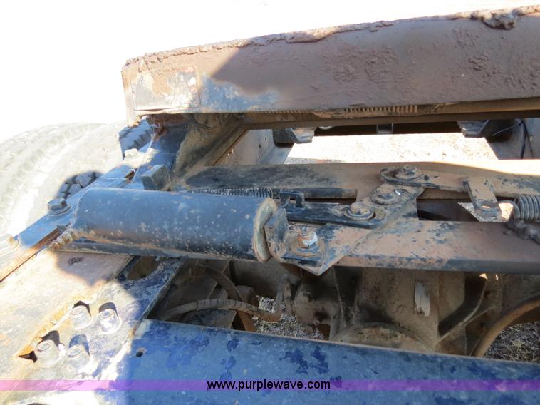 image for item B4545 1984 Mack R600 semi truck