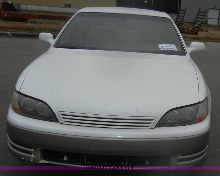 image for item D4729 1995 Lexus ES300