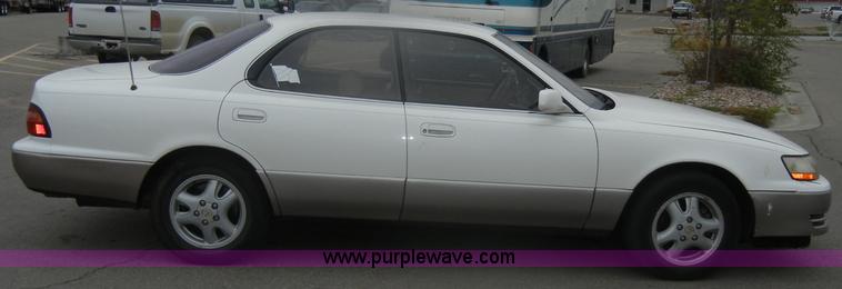 image for item D4729 1995 Lexus ES300
