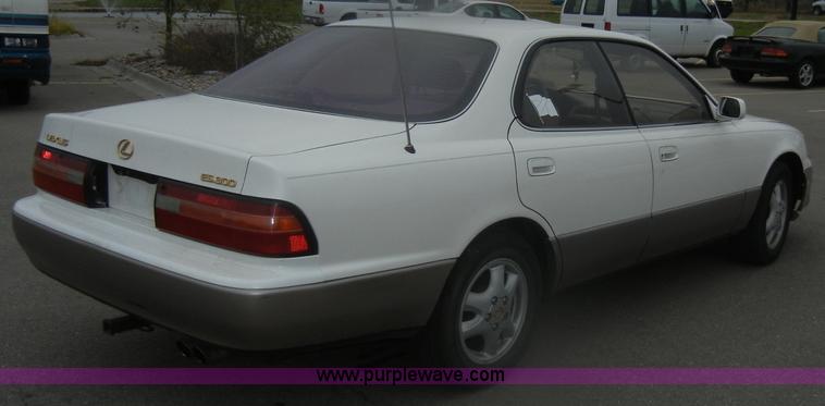 image for item D4729 1995 Lexus ES300