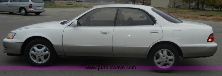 image for item D4729 1995 Lexus ES300