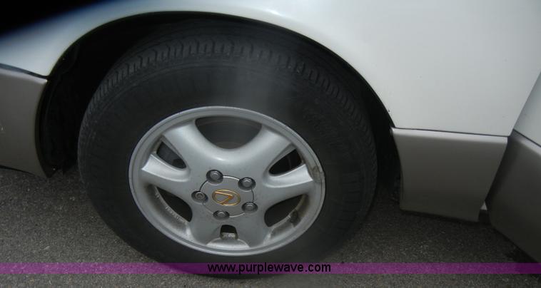 image for item D4729 1995 Lexus ES300