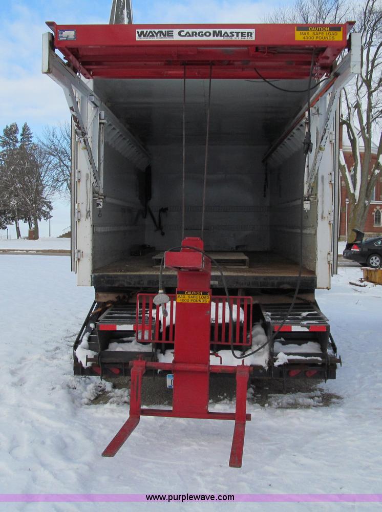 image for item D7017 2002 Wayne Cargomaster portable forklift system