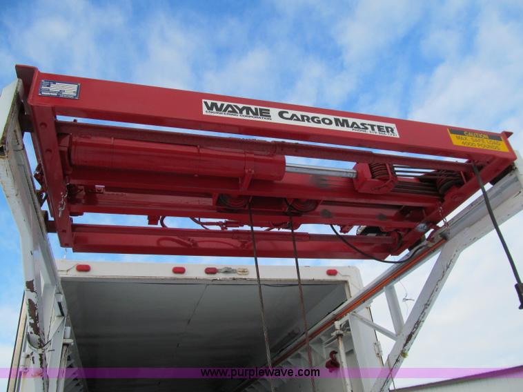 image for item D7017 2002 Wayne Cargomaster portable forklift system