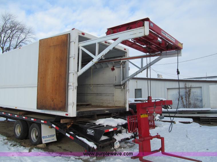 image for item D7017 2002 Wayne Cargomaster portable forklift system