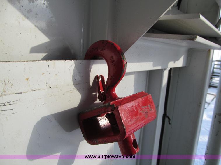 image for item D7017 2002 Wayne Cargomaster portable forklift system