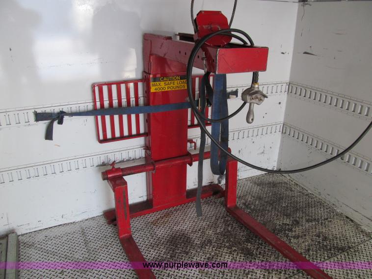 image for item D7017 2002 Wayne Cargomaster portable forklift system