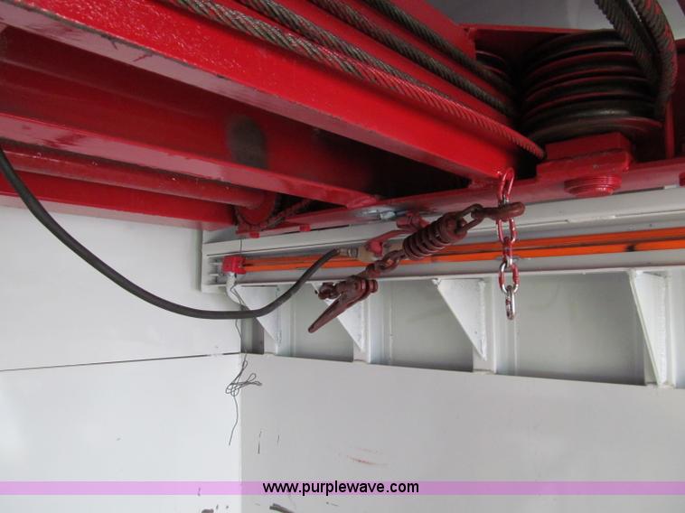 image for item D7017 2002 Wayne Cargomaster portable forklift system