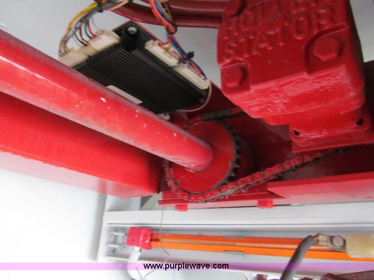 image for item D7017 2002 Wayne Cargomaster portable forklift system