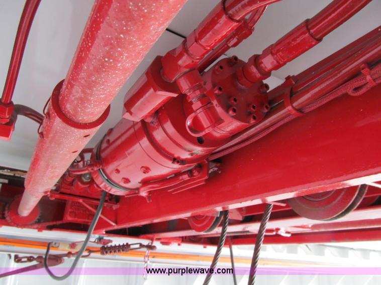 image for item D7017 2002 Wayne Cargomaster portable forklift system