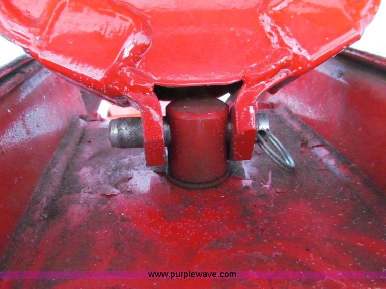 image for item D7017 2002 Wayne Cargomaster portable forklift system