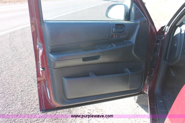 image for item E2794 2002 Dodge Durango SXT SUV