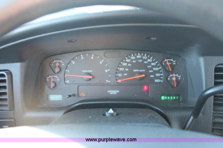 image for item E2794 2002 Dodge Durango SXT SUV