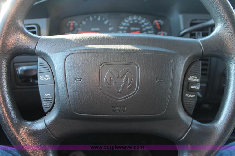 image for item E2794 2002 Dodge Durango SXT SUV