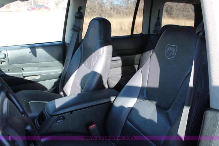 image for item E2794 2002 Dodge Durango SXT SUV