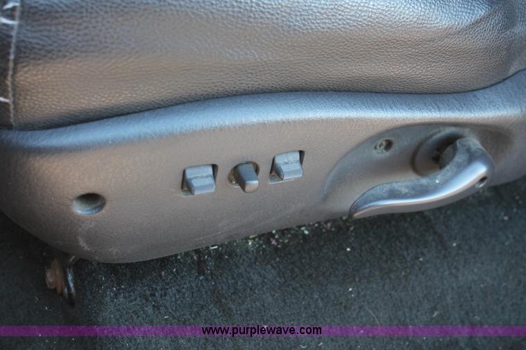 image for item E2794 2002 Dodge Durango SXT SUV