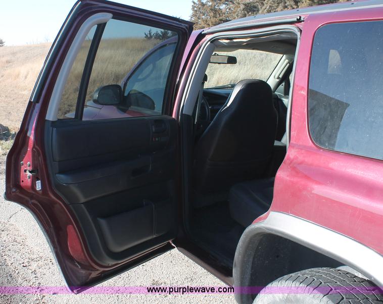 image for item E2794 2002 Dodge Durango SXT SUV