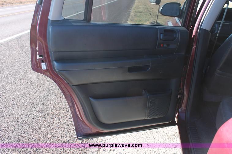 image for item E2794 2002 Dodge Durango SXT SUV