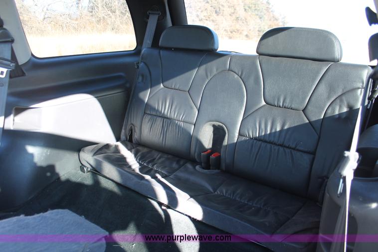 image for item E2794 2002 Dodge Durango SXT SUV