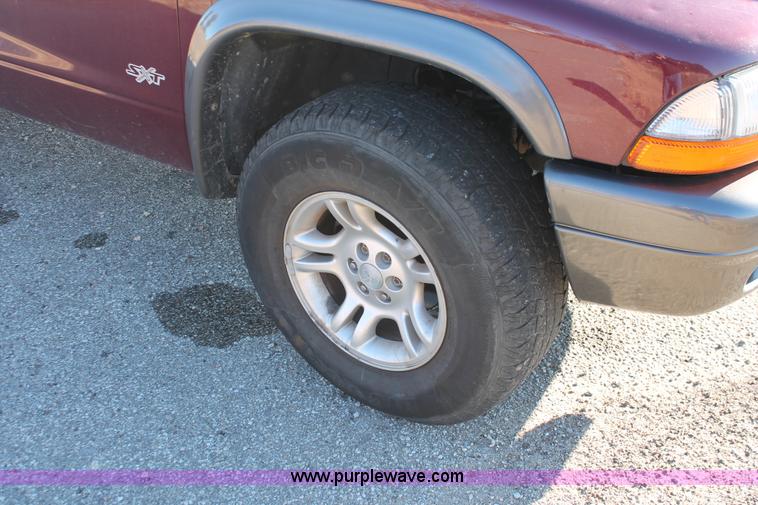 image for item E2794 2002 Dodge Durango SXT SUV